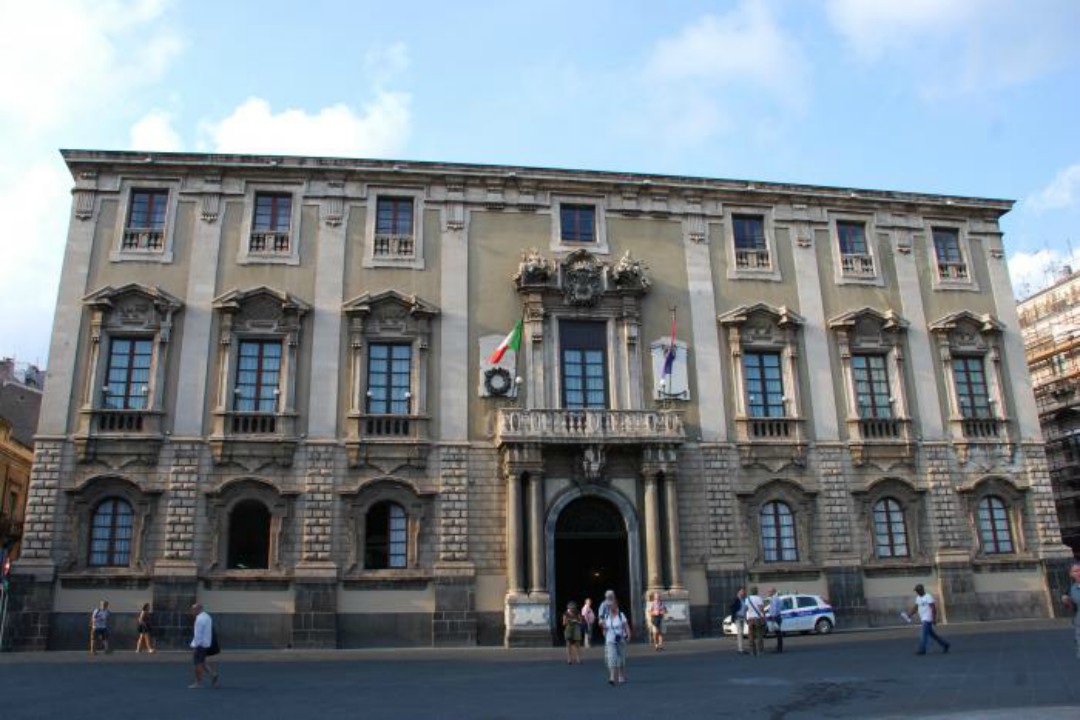 Confcommercio Catania lancia un allarme a Conte sul dissesto finanziario del Comune, sottolineando le imprese rischiano il default già nei prossimi giorni.
